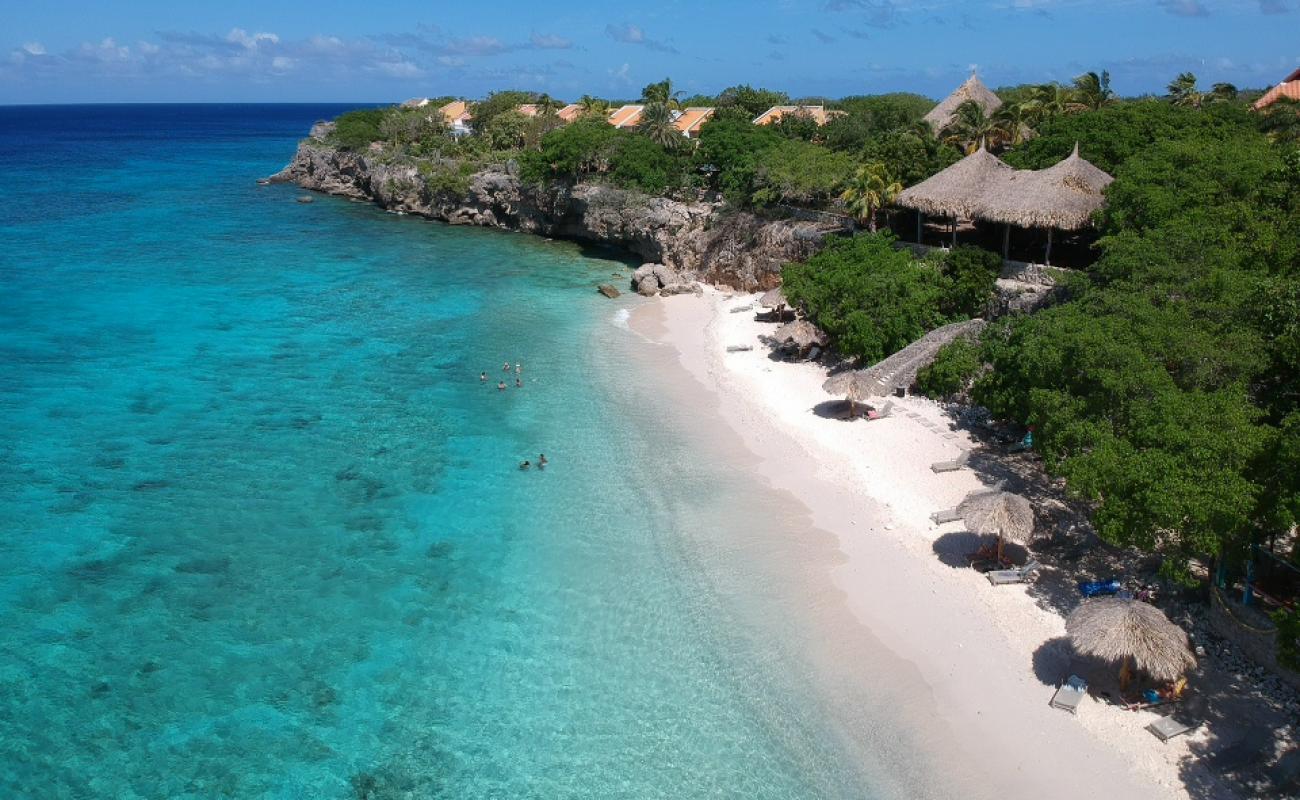 Foto af Playa Kalki med let sand og småsten overflade