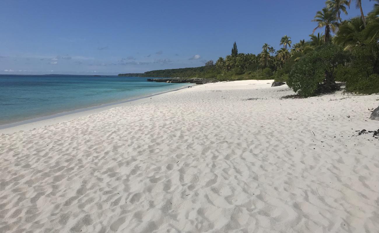 Foto af Peng Beach med hvidt fint sand overflade