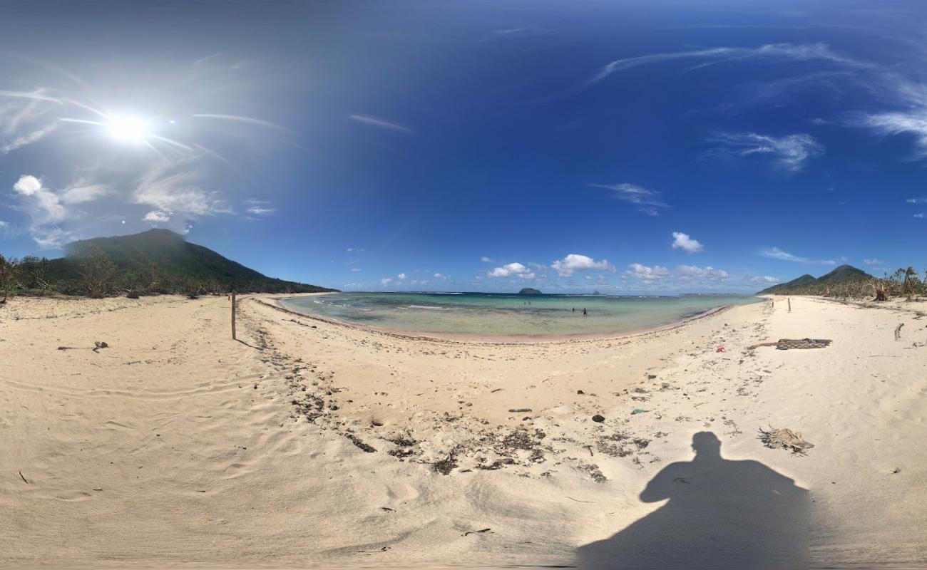 Foto af Nambuawia Beach med lys sand overflade