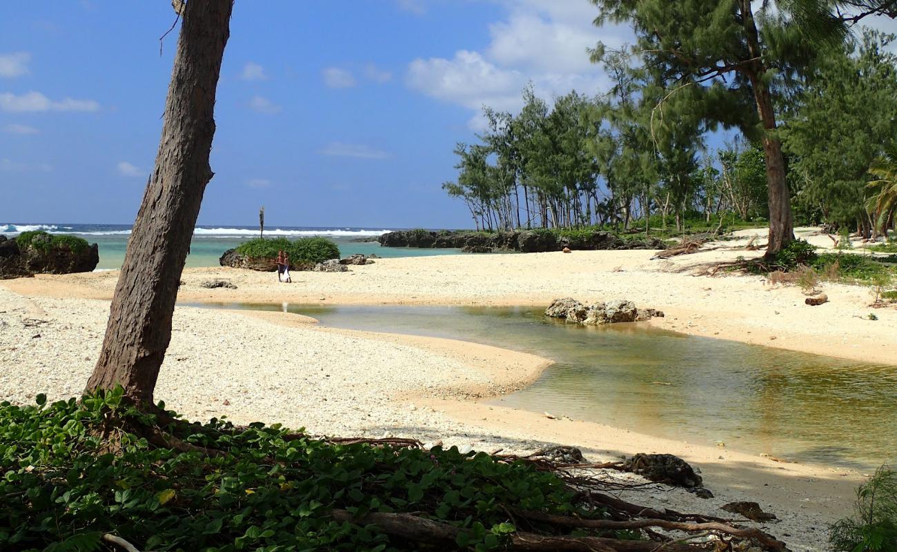 Foto af Emaal Lahkeh Nap Beach med lys sand overflade