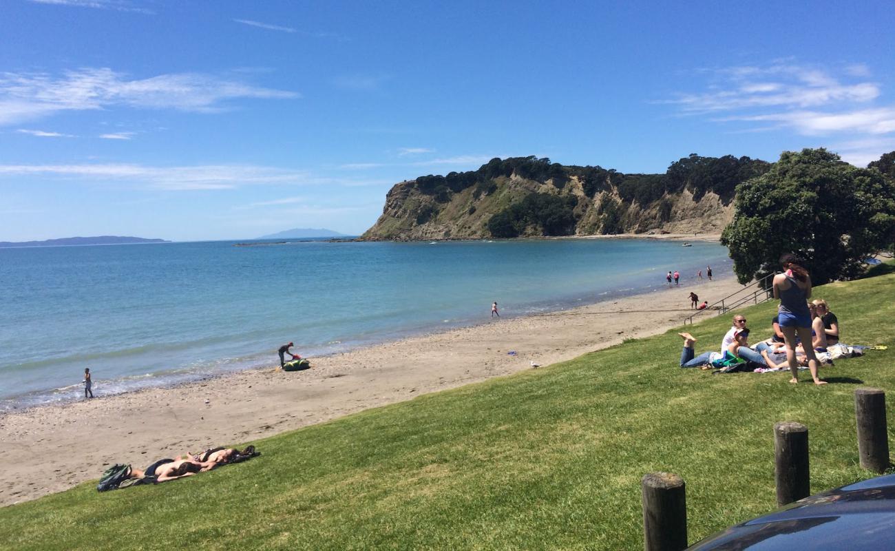 Foto af Army Bay Beach med brunt sand overflade