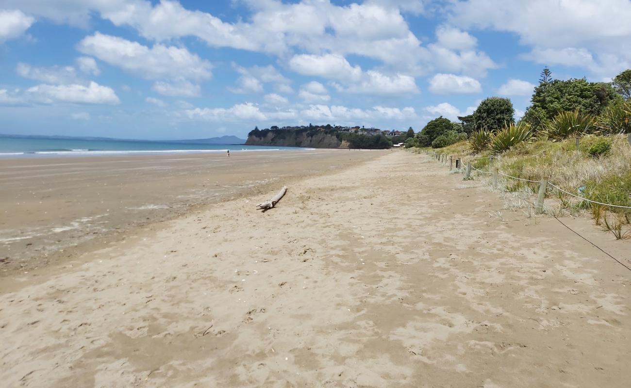 Foto af Long Bay Beach med lys sand overflade