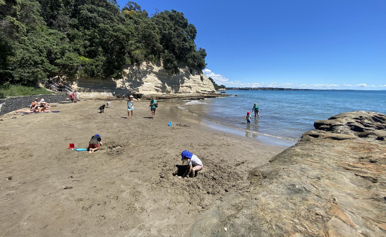 Foto af St Leonards Bay Beach med lys sand overflade