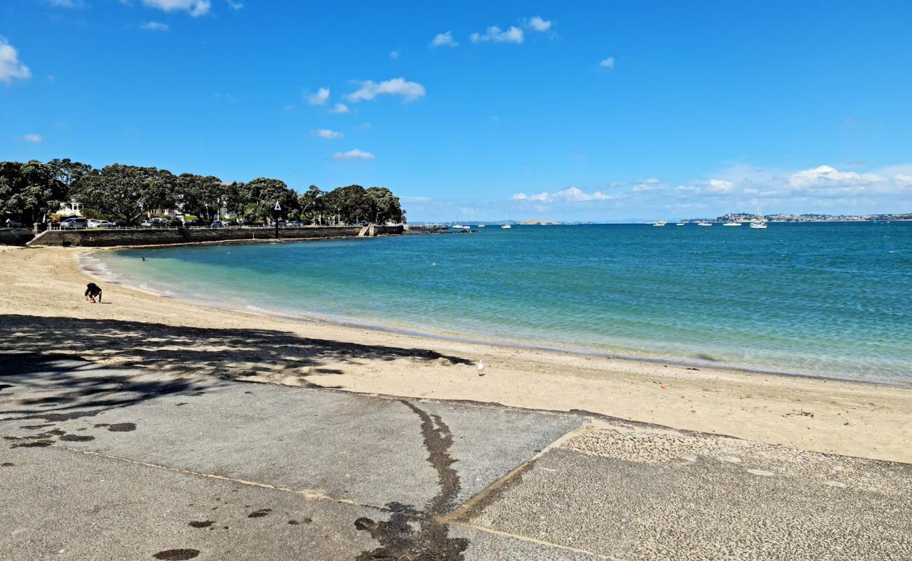 Foto af Devonport Beach med lys sand overflade