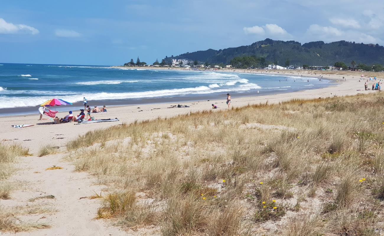 Foto af Whangamata Beach med lys sand overflade