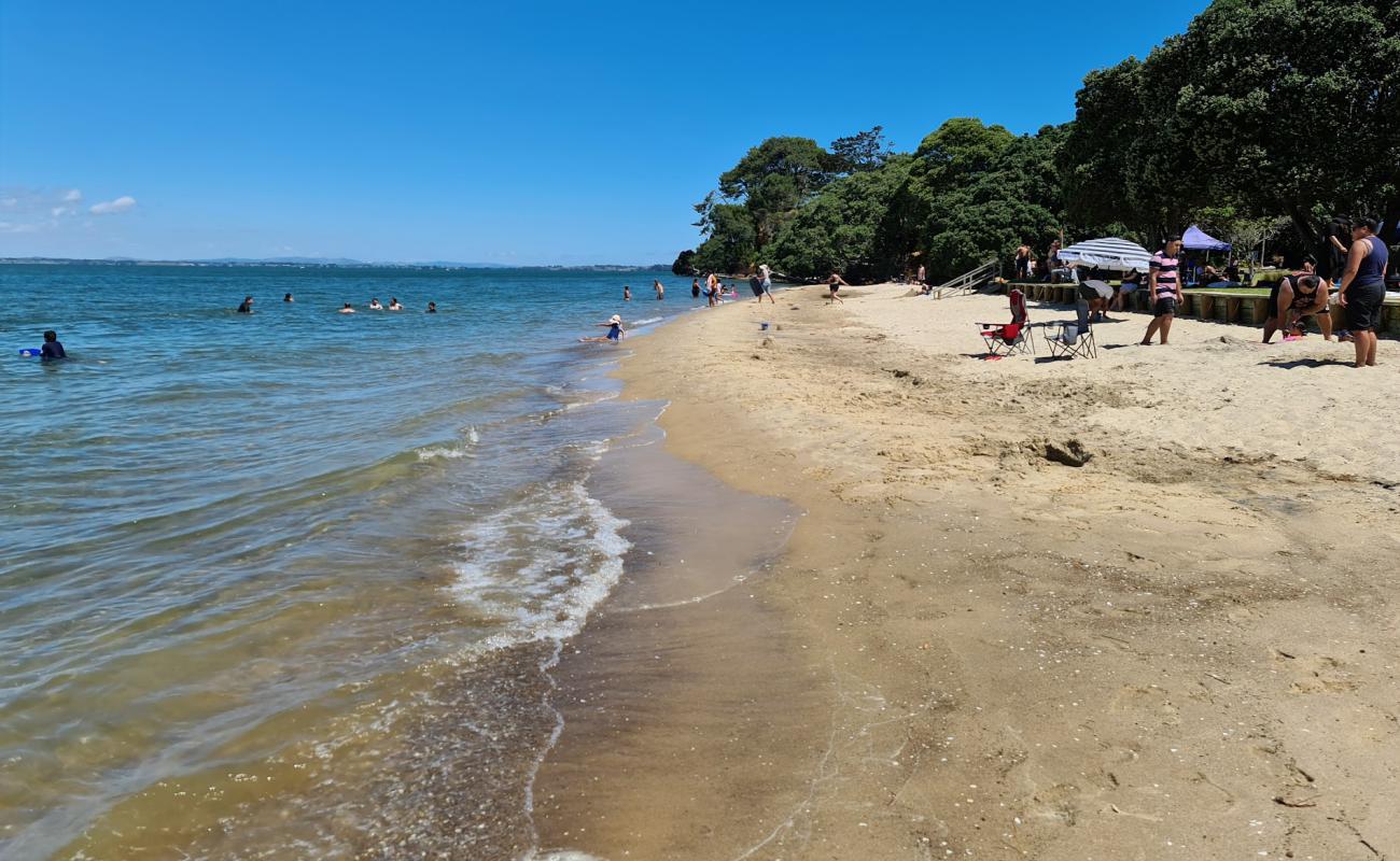 Foto af Grahams Beach med lys sand overflade