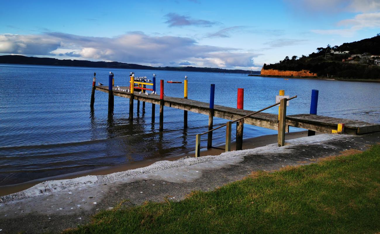 Foto af Kellys Bay med lys sand overflade