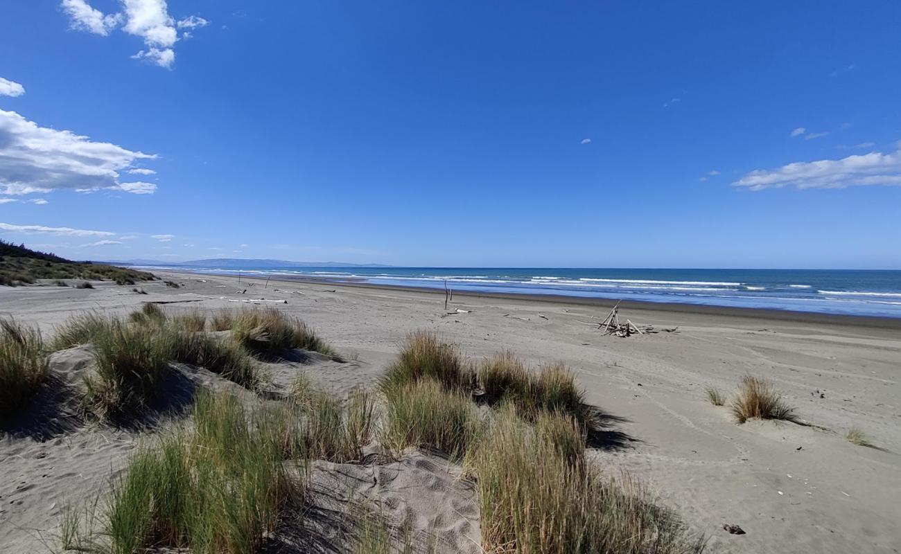 Foto af Woodend Beach med lys sand overflade