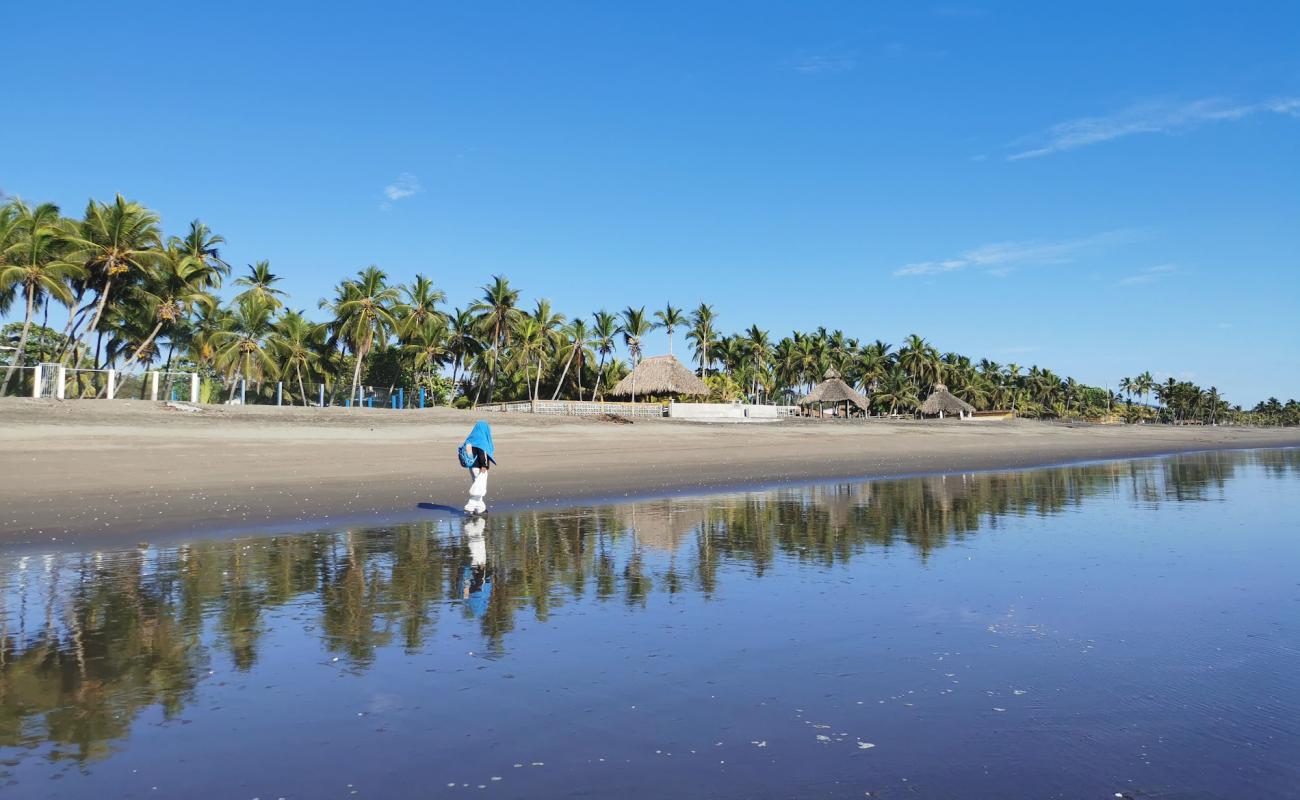 Foto af Poneloya beach med grå sand overflade