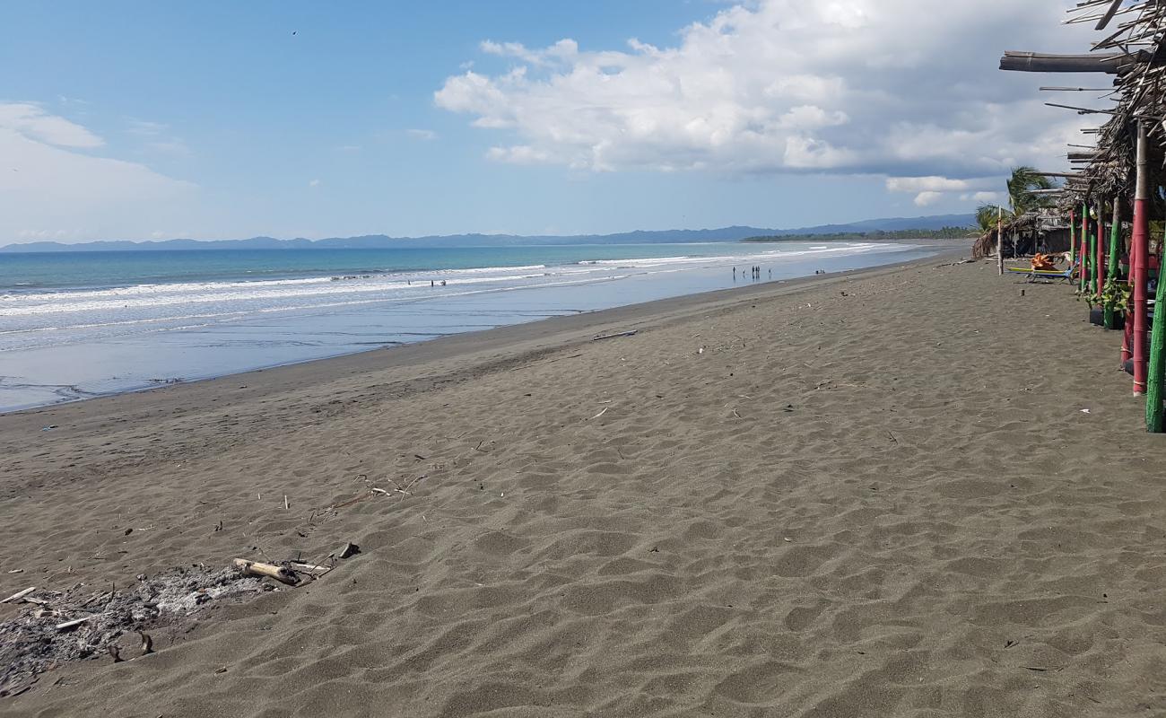 Foto af Playa De Los Olivos med brunt sand overflade