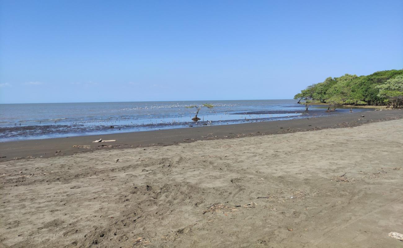 Foto af Reten Beach med brunt sand overflade