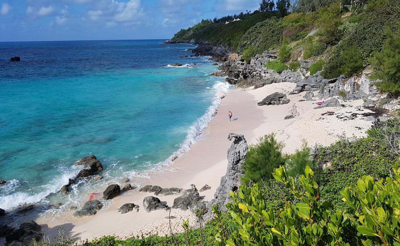 Foto af Church Bay Beach med hvidt fint sand overflade