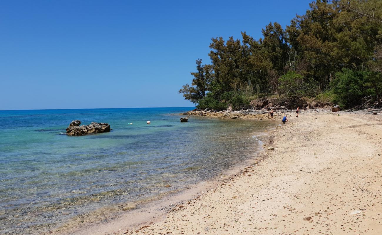 Foto af Glass Beach med lyst sand & sten overflade