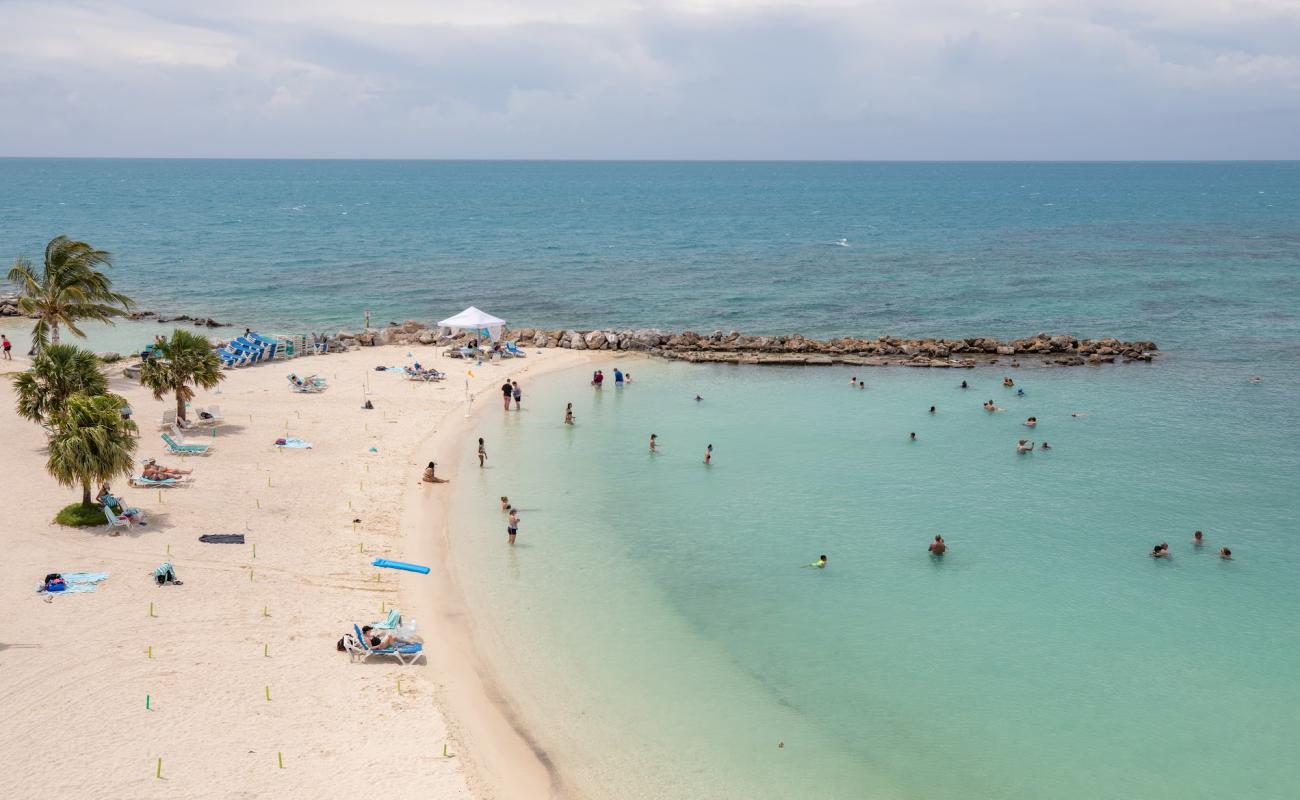 Foto af Snorkel Park Beach med lys fint sand overflade