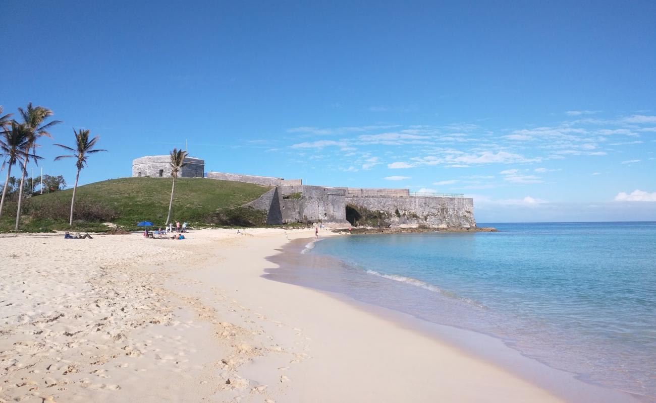 Foto af St Catherine's Beach med lys fint sand overflade