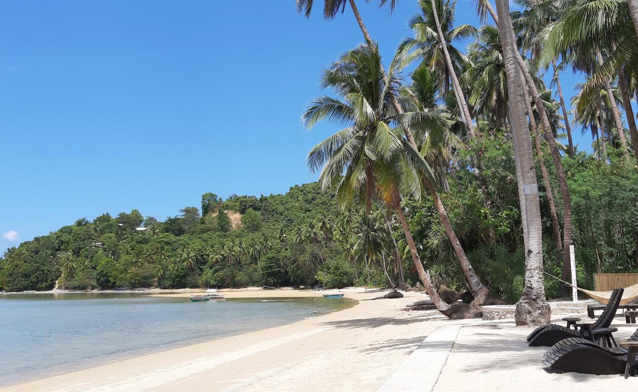 Foto af Makatombaten Beach med lys sand overflade