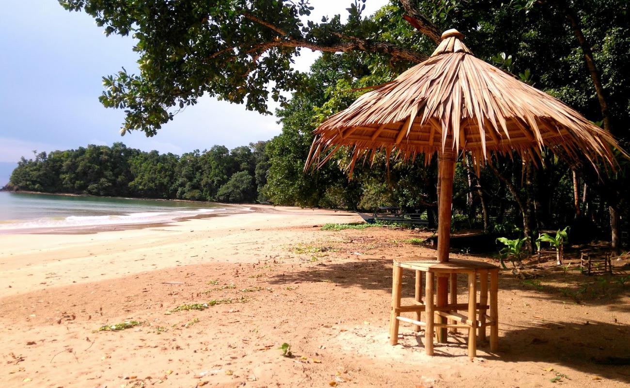 Foto af Panaguman Beach med lys sand overflade