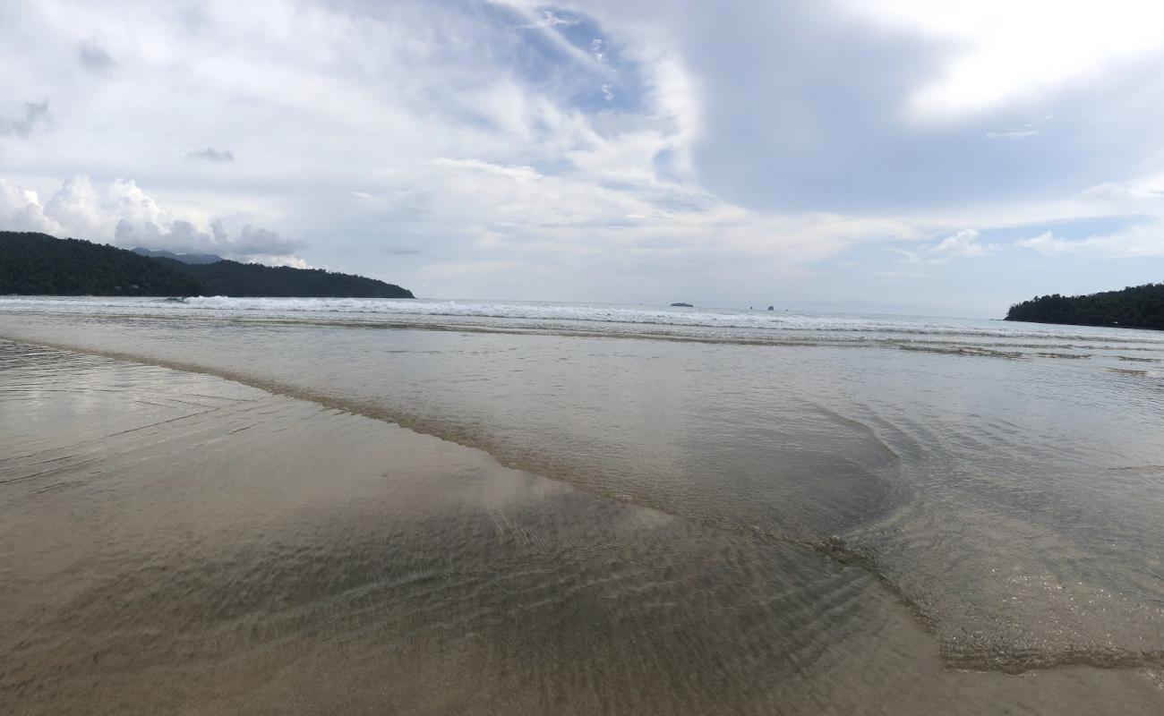 Foto af Buksayan Beach med lys fint sand overflade