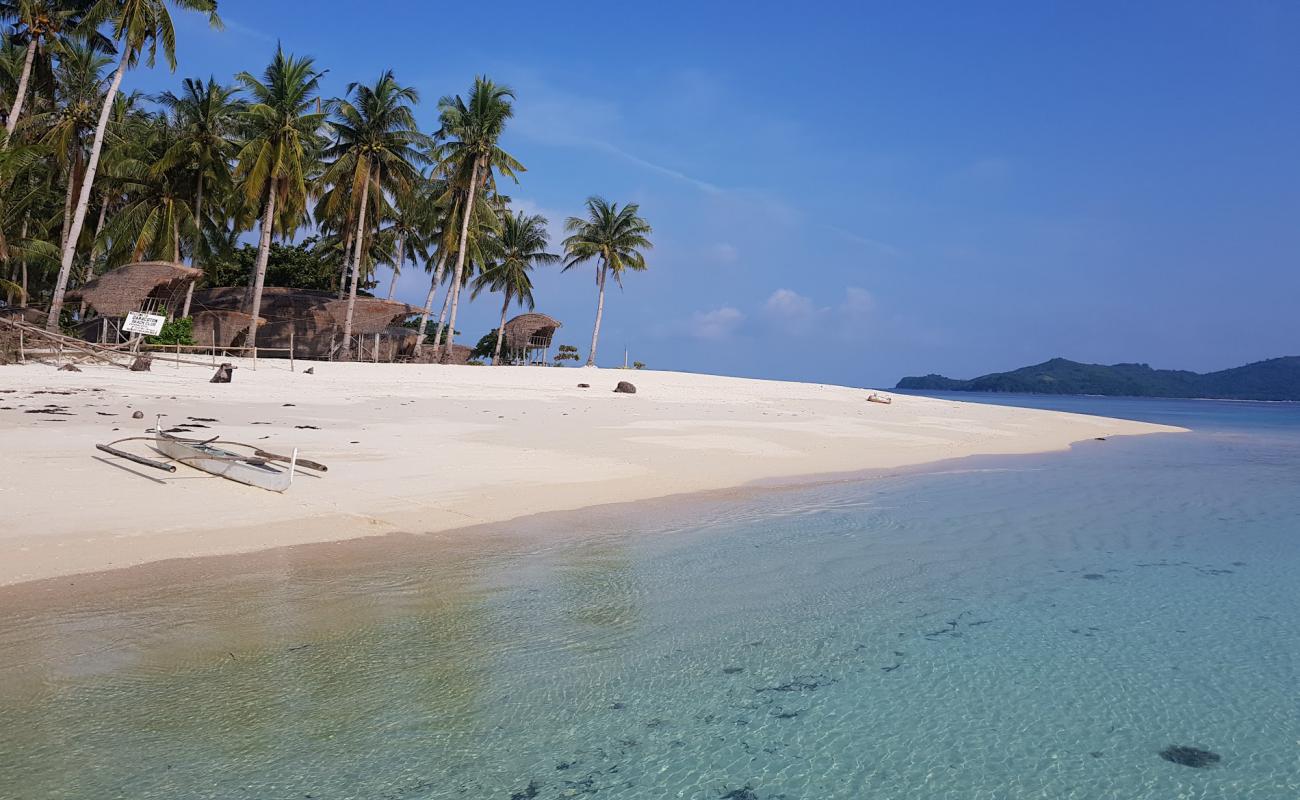 Foto af Solopgang CampSite Strand med hvidt fint sand overflade