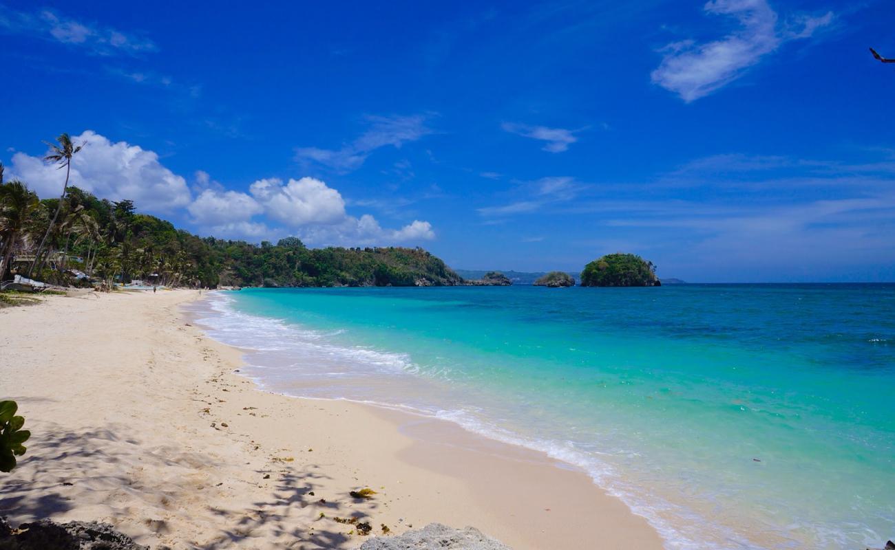 Foto af Iligan Beach med lys fint sand overflade