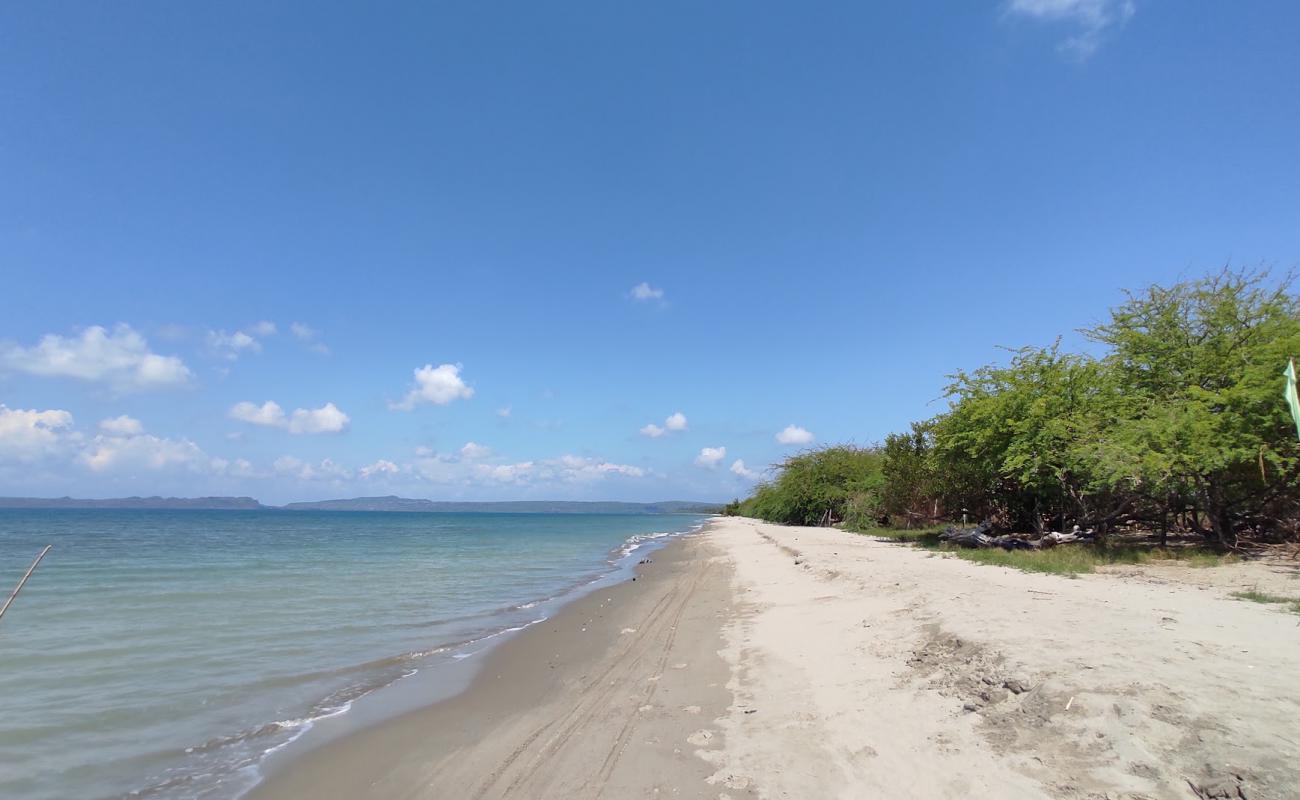 Foto af Sibalat Beach med lys sand overflade