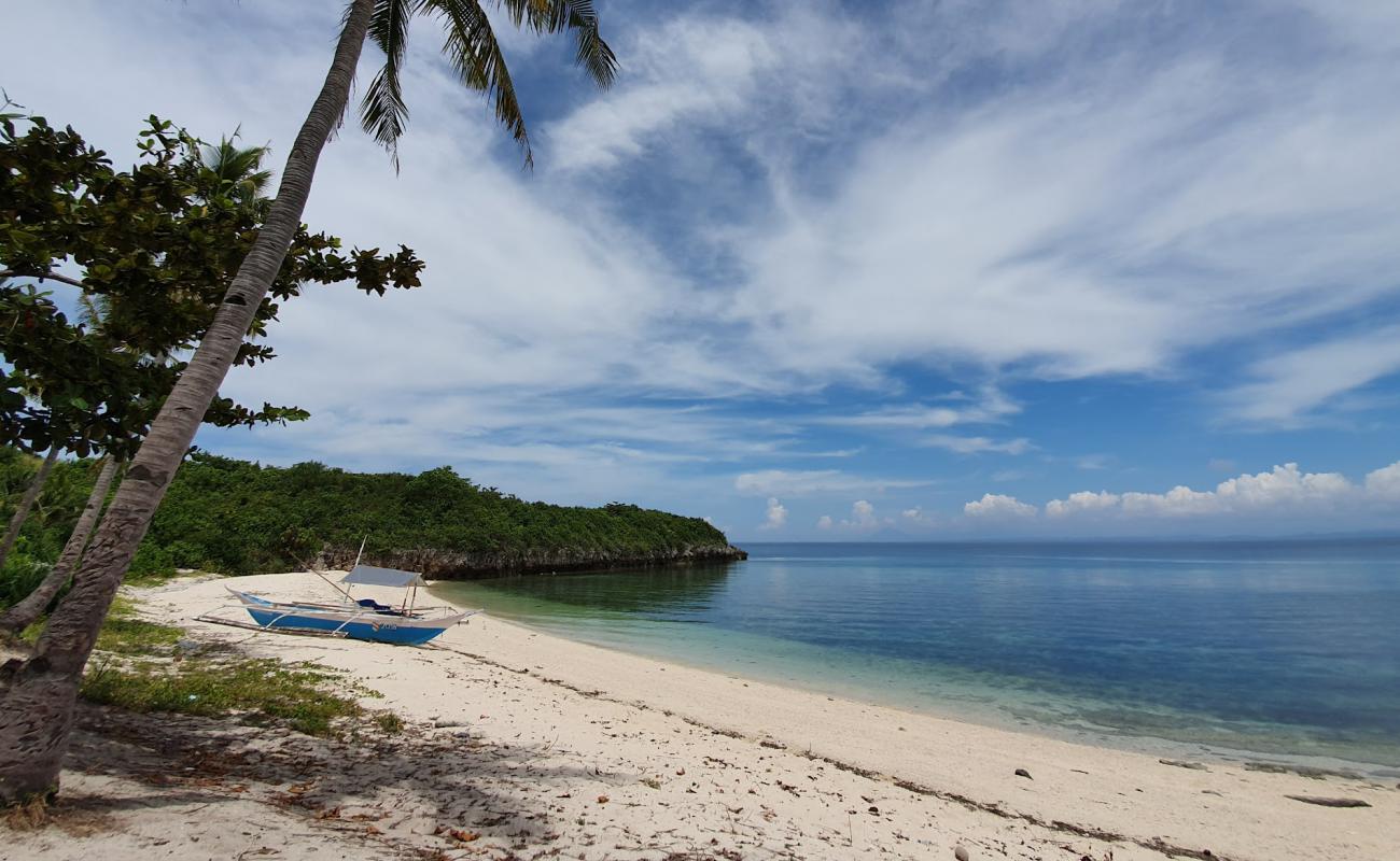 Foto af Gugma Beach med lys sand overflade