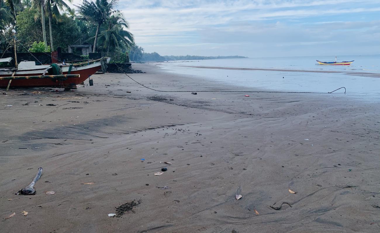 Foto af Miranda Beach med grå sand overflade