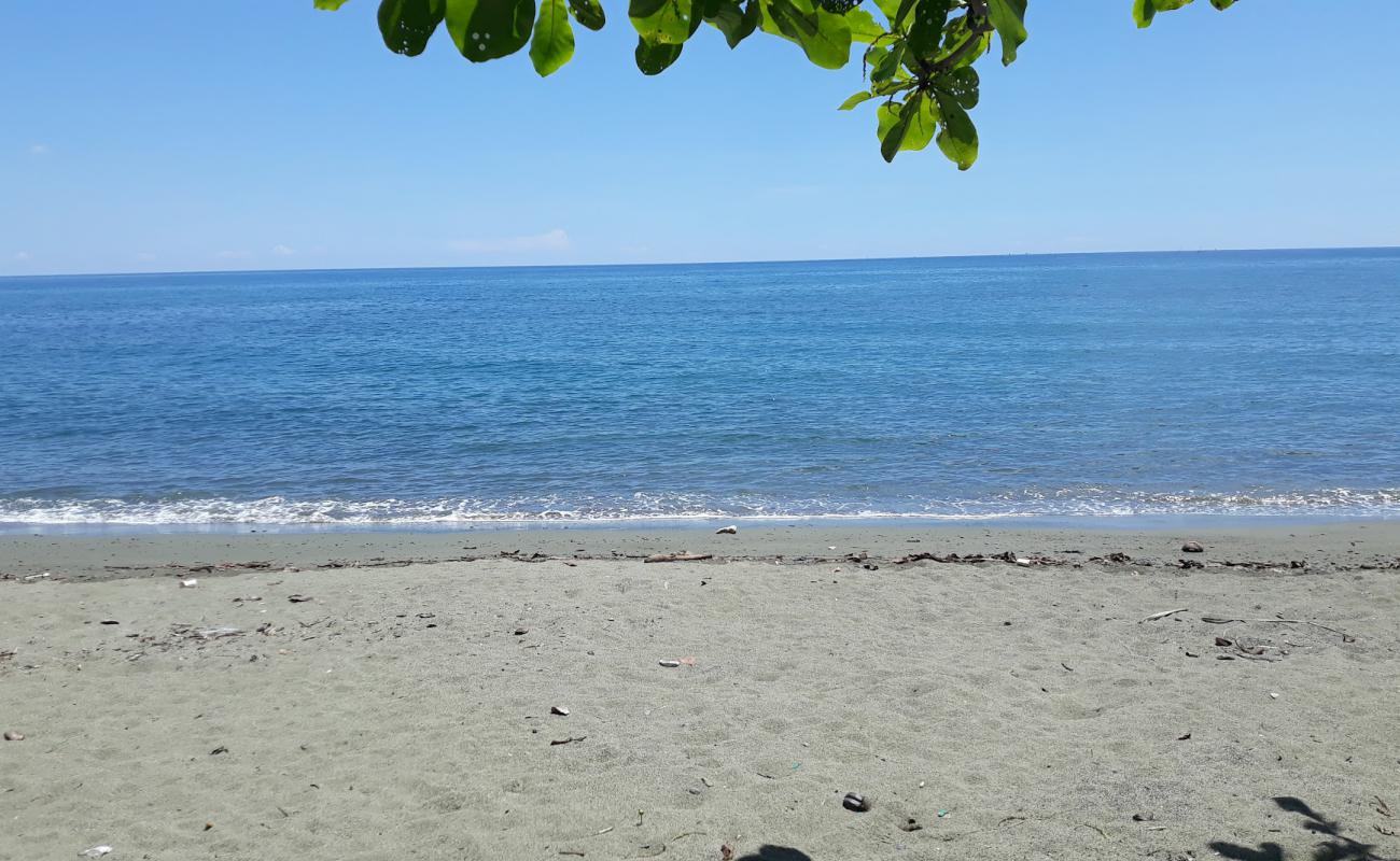 Foto af Banwa sang Cauayan Beach med grå sand overflade