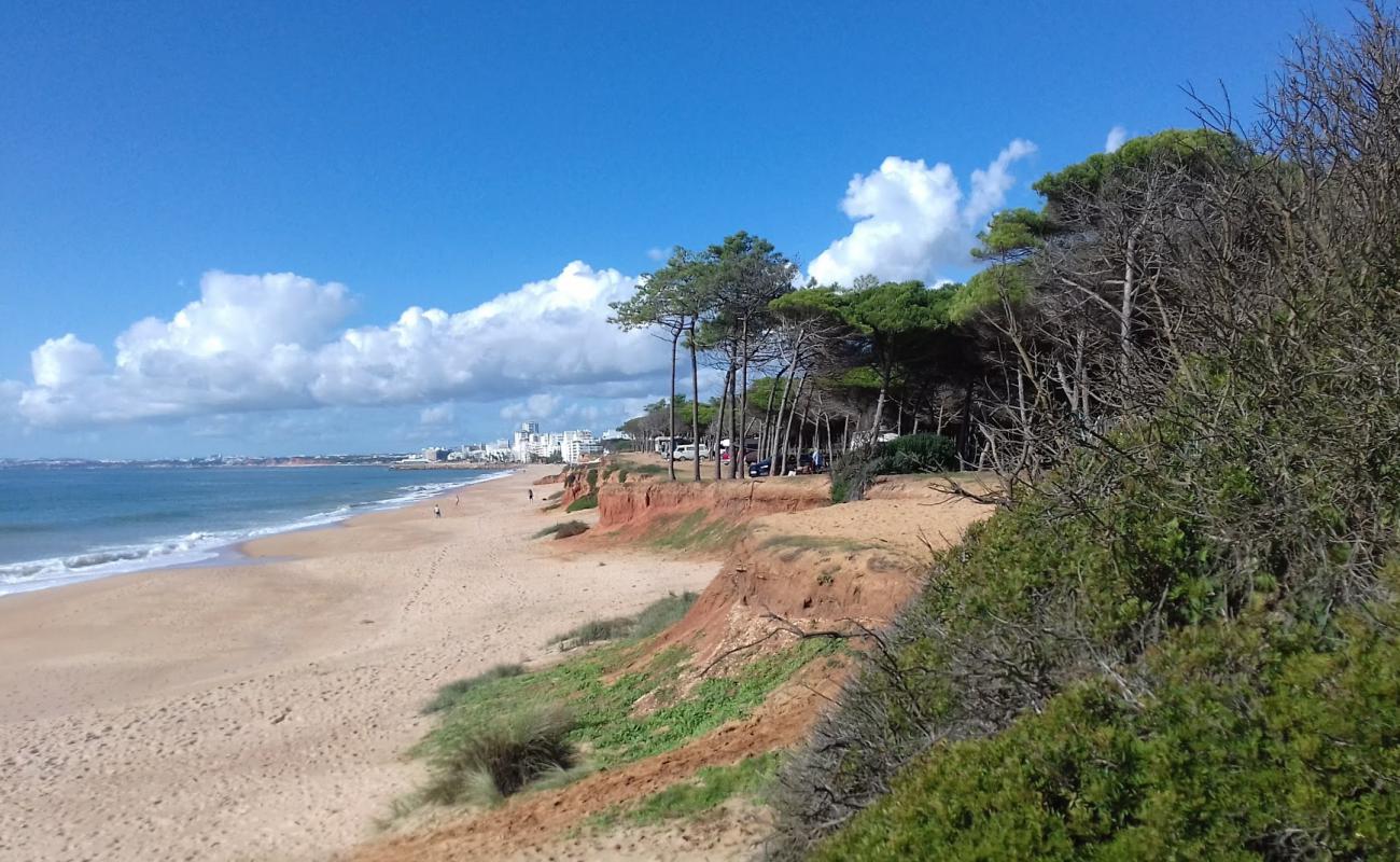 Foto af Loule Velho med brunt sand overflade