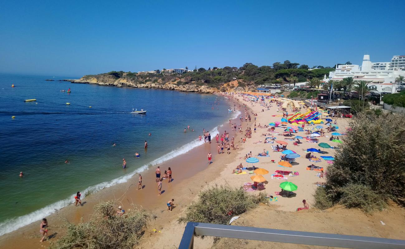 Foto af Praia da Oura med fin brunt sand overflade