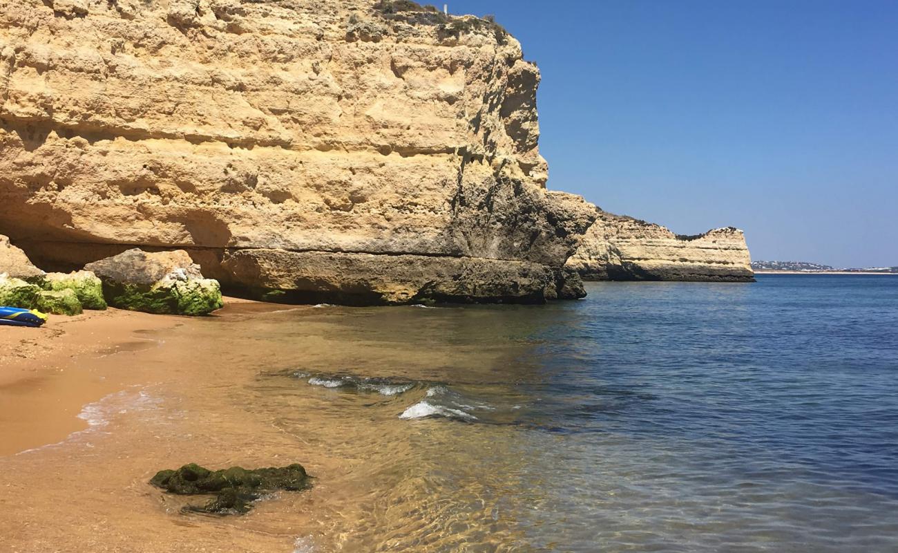 Foto af Praia dos Cavalos med brunt sand overflade