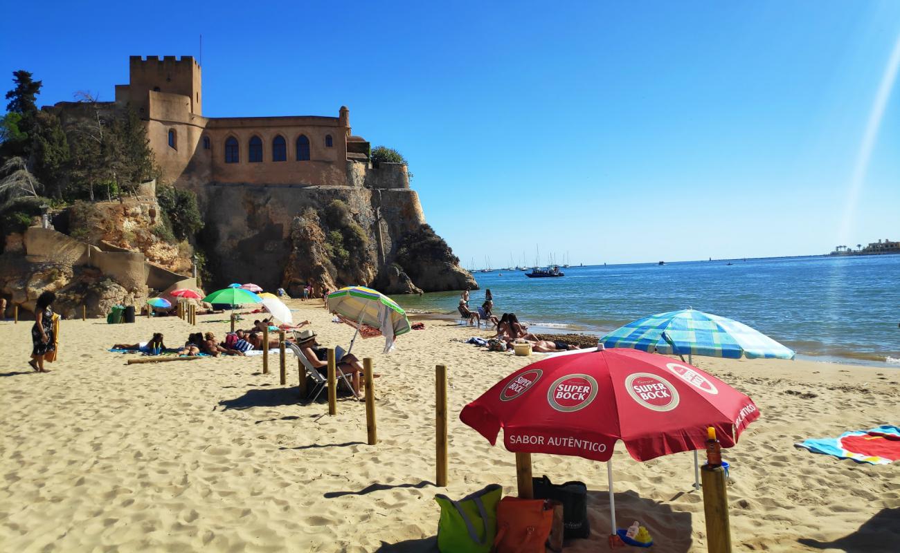 Foto af Praia da Angrinha med fin brunt sand overflade