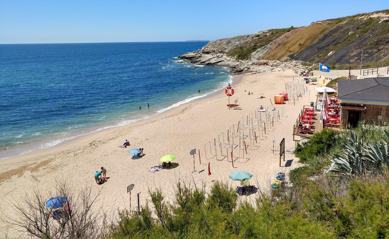 Foto af Praia de Sao Bernardino med lys fint sand overflade