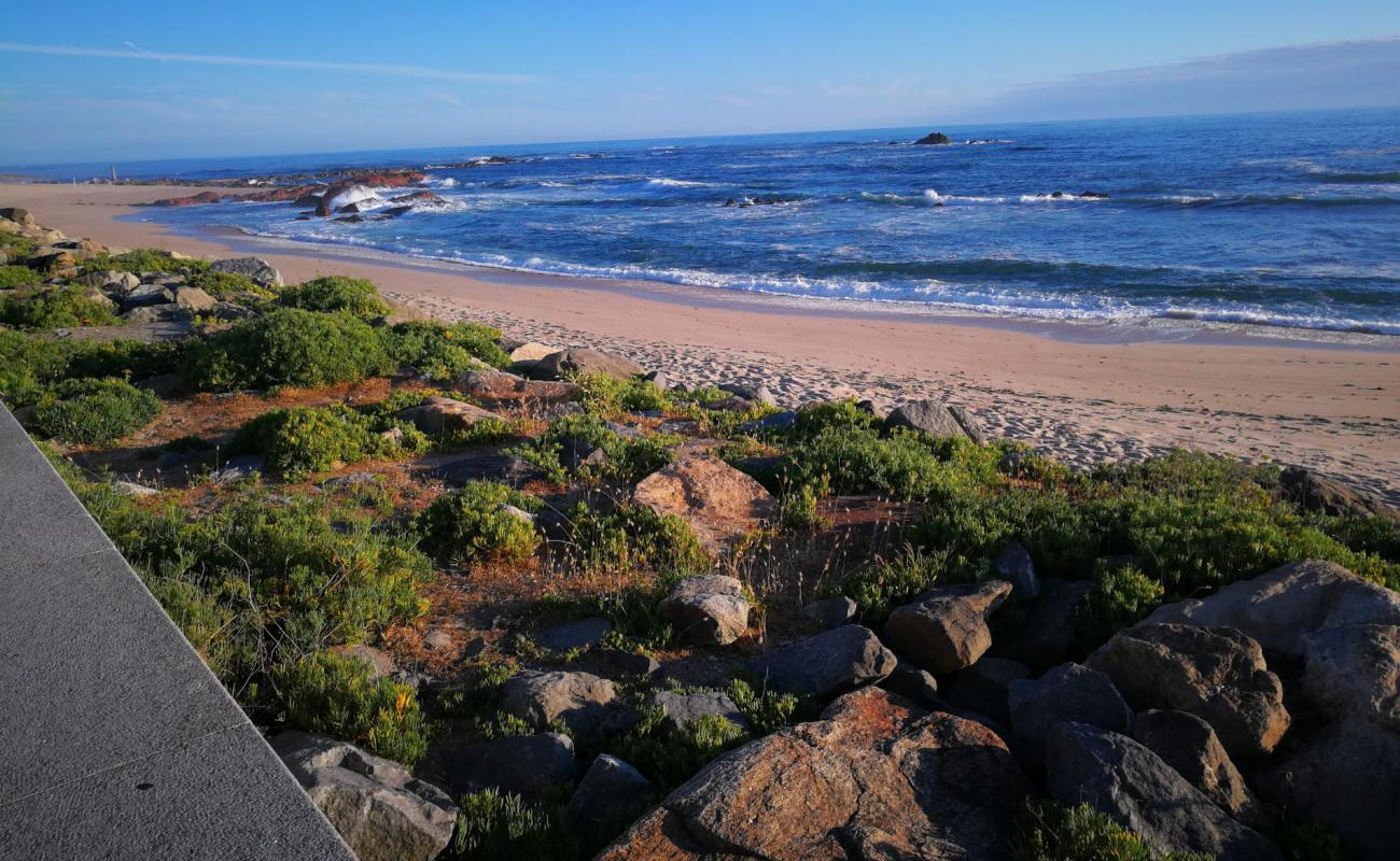 Foto af Caxinas beach med lys sand overflade