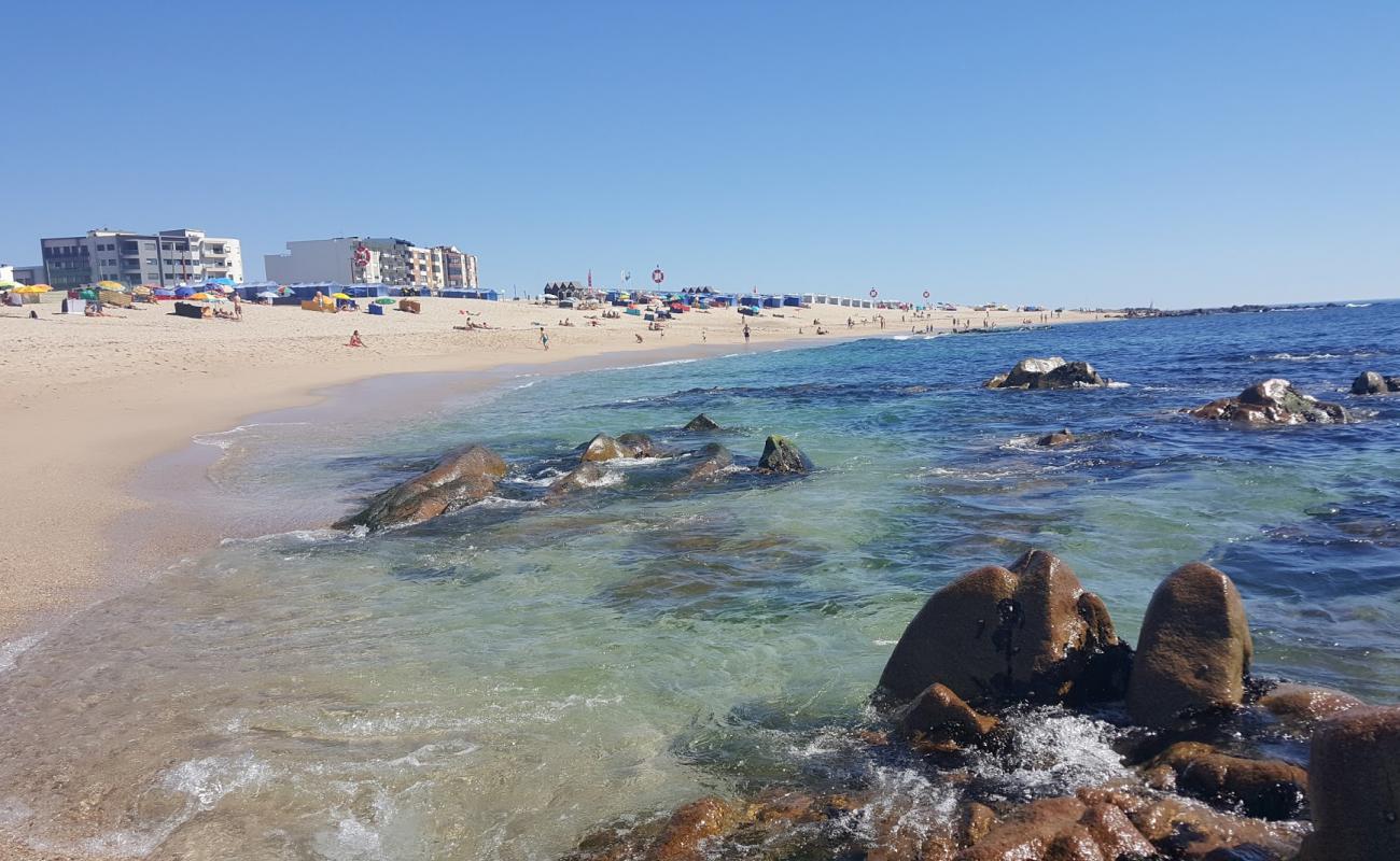 Foto af Praia de Coim med lys sand overflade