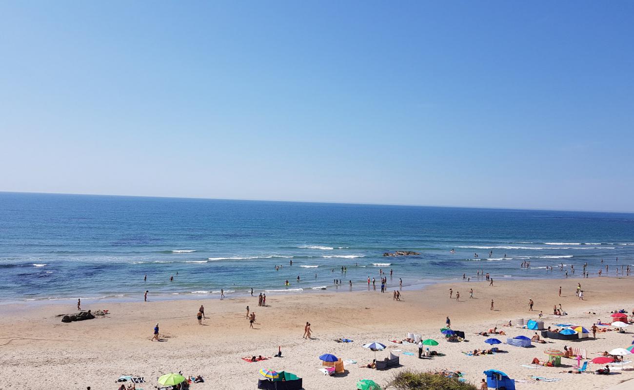 Foto af Praia da Apulia med lys fint sand overflade