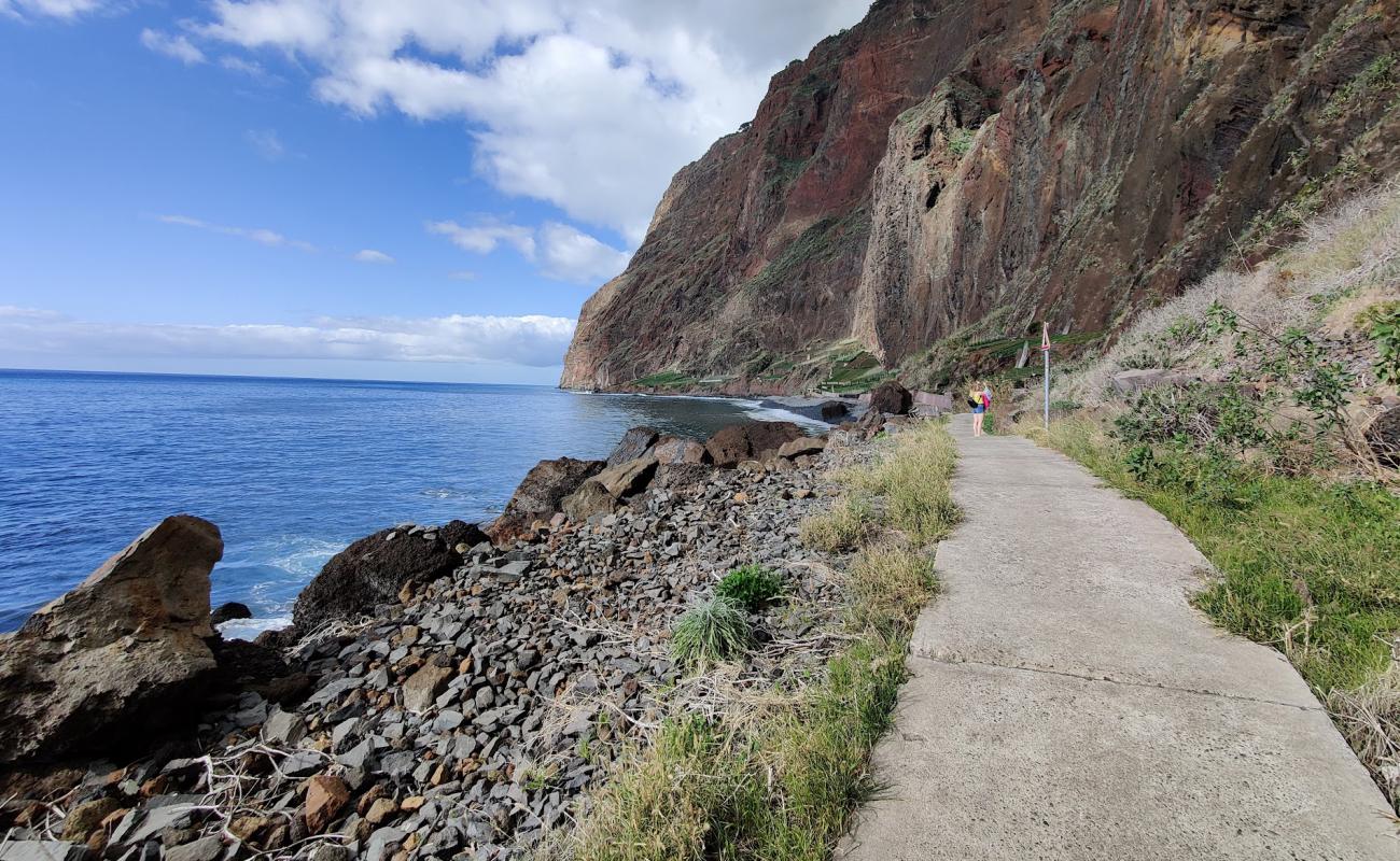 Foto af Fajas de Cabo Girao med grå sten overflade