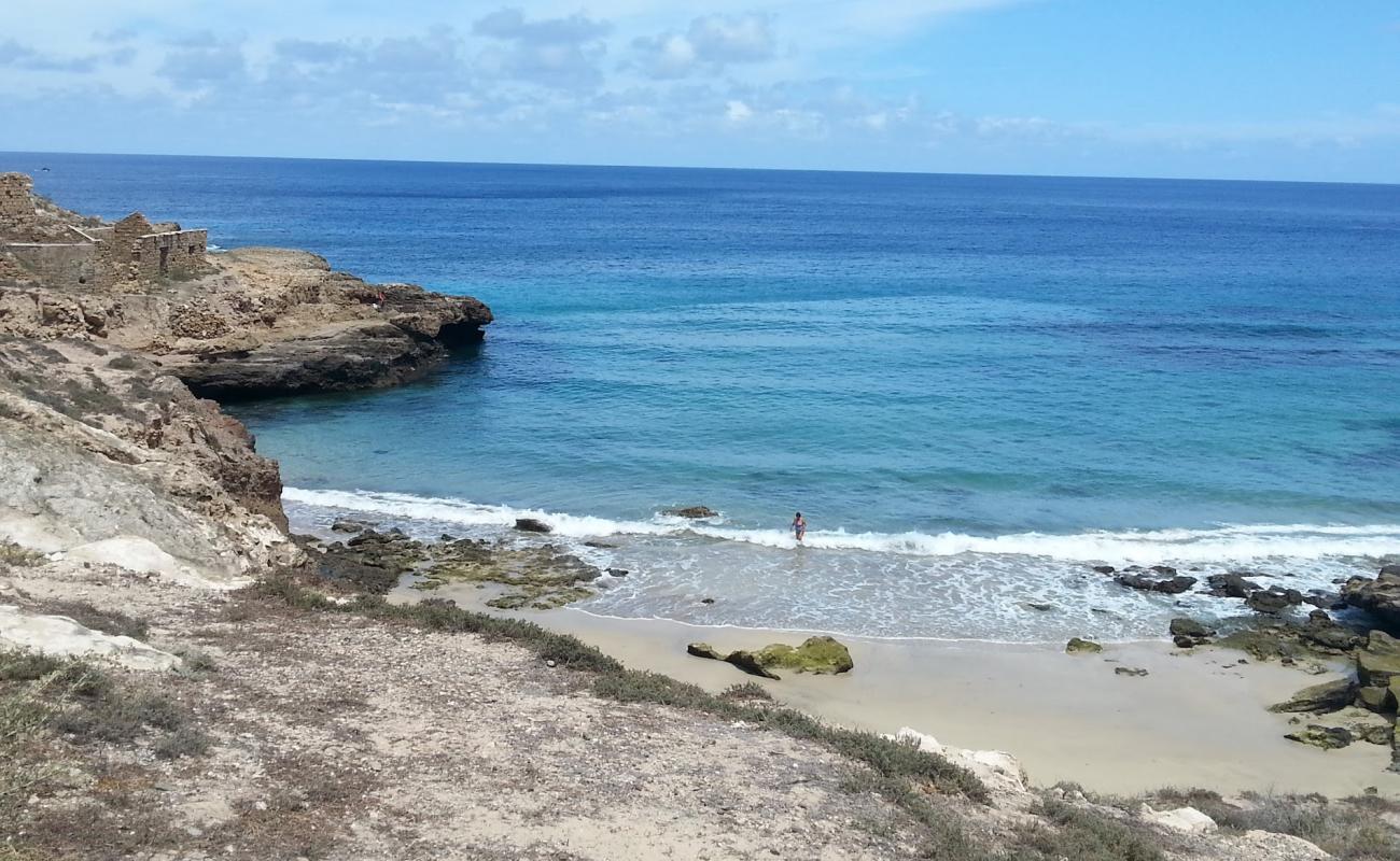 Foto af Porto De Frades Beach med grå sand overflade