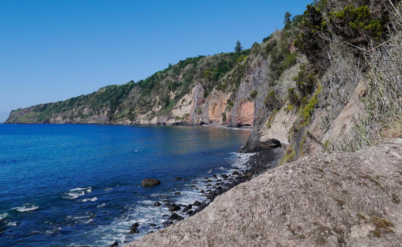 Foto af Praia da Amora med gråt sand og sten overflade