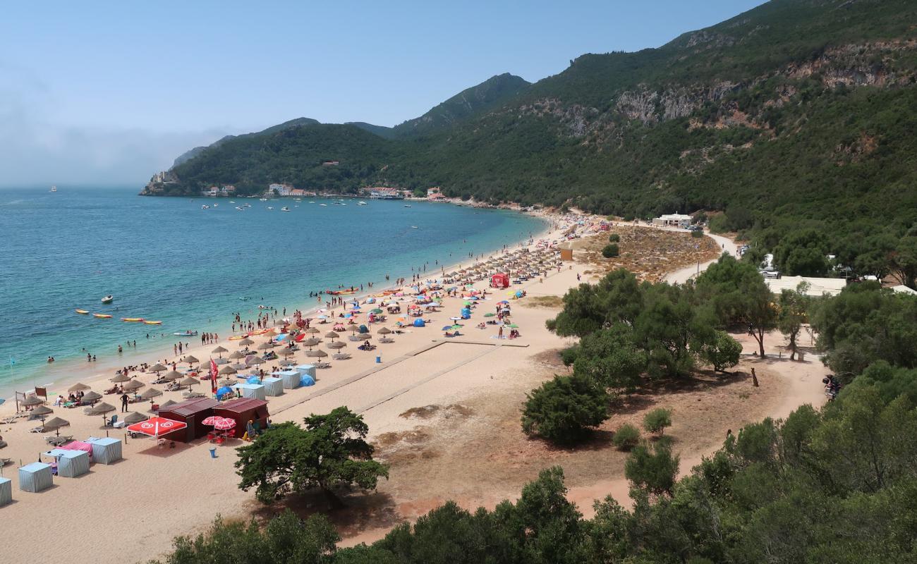 Foto af Arrabida Strand med lys sand overflade