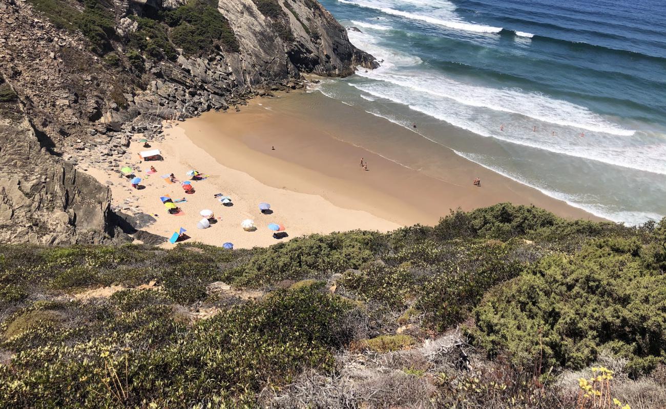 Foto af Praia das Adegas - Naturismo med lys sand overflade