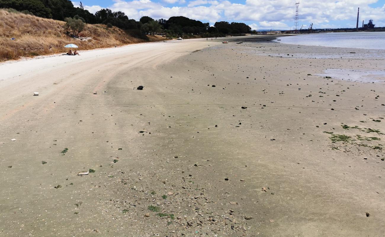 Foto af Praia Fluvial da Copacabana med lys sand overflade