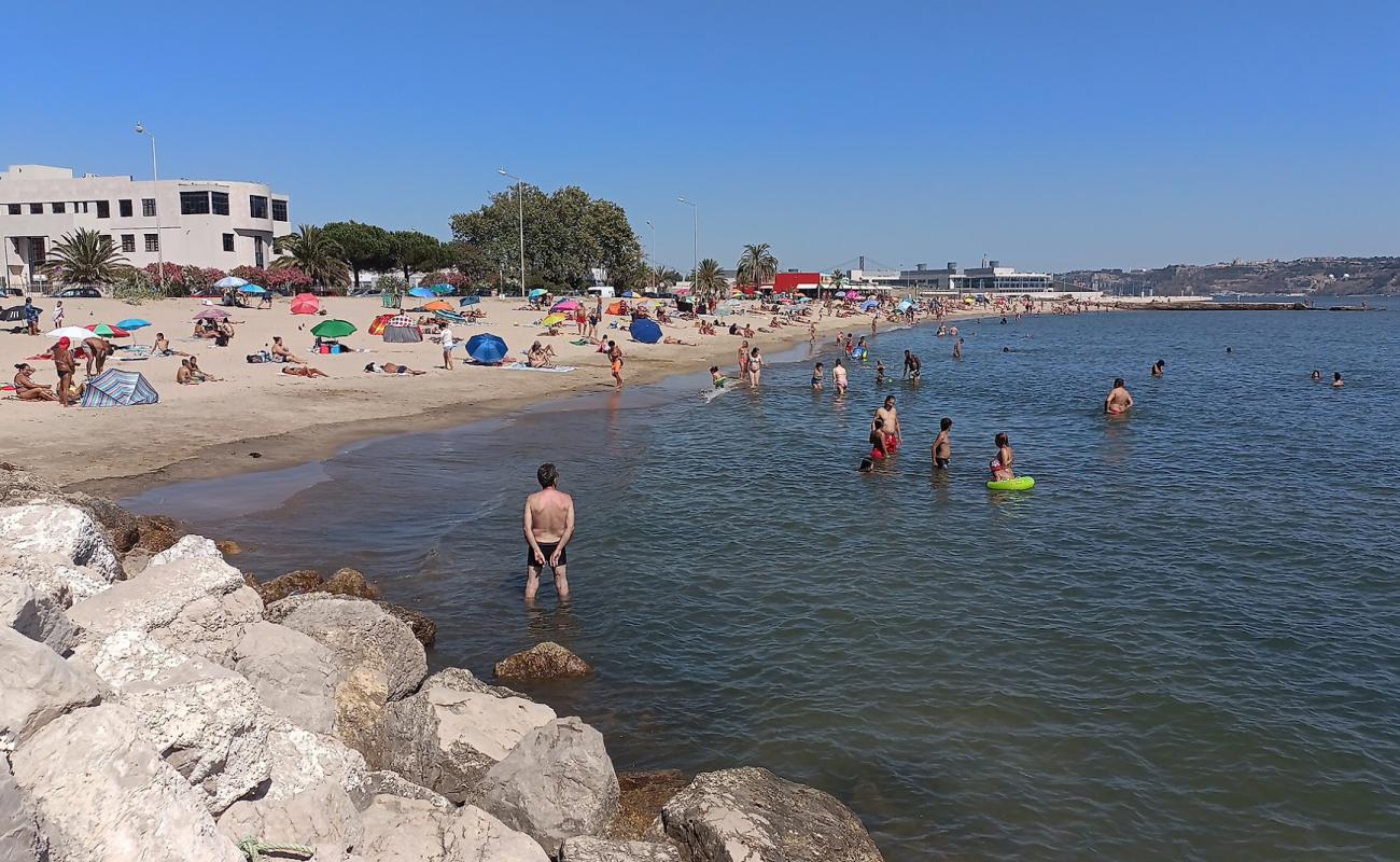 Foto af Praia de Alges med lys sand overflade