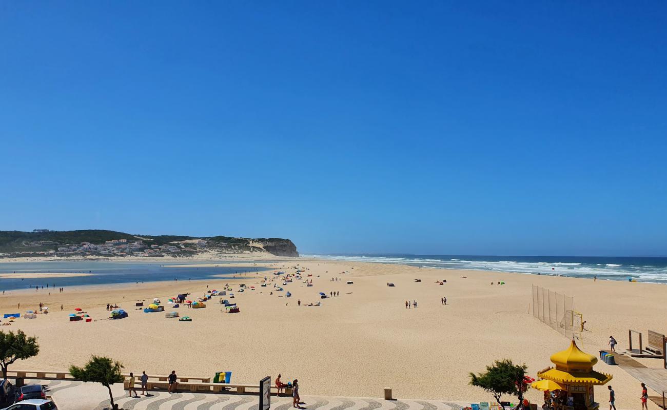 Foto af Praia da Foz do Arelho med lys sand overflade