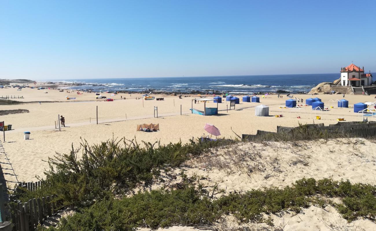 Foto af Praia do Senhor da Pedra med lys sand overflade