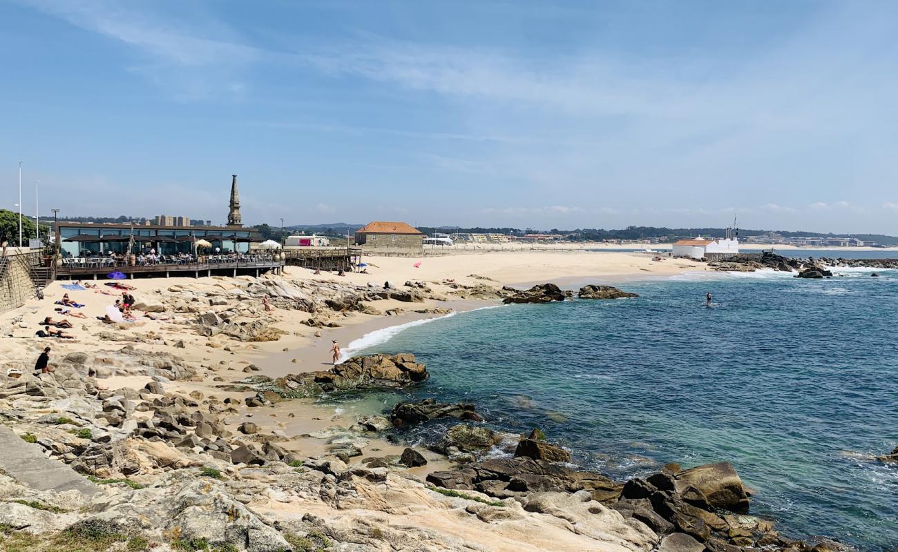 Foto af Praia da Senhora da Guia med lys sand overflade