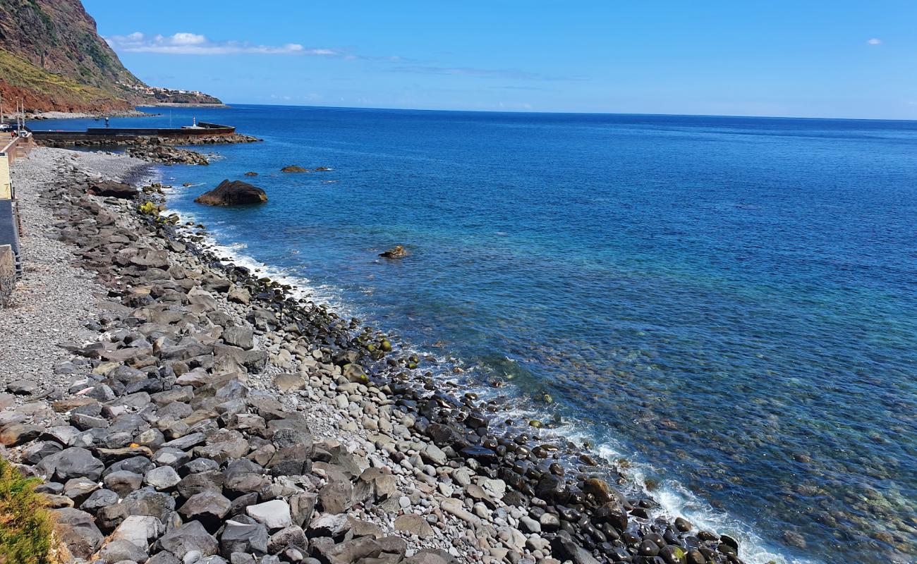 Foto af Praia do Cais med grå sten overflade