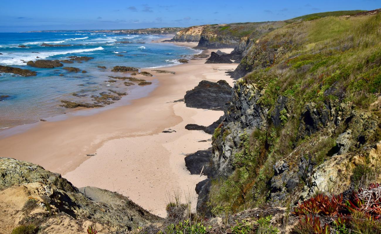 Foto af Praia dos Picos med lys sand overflade