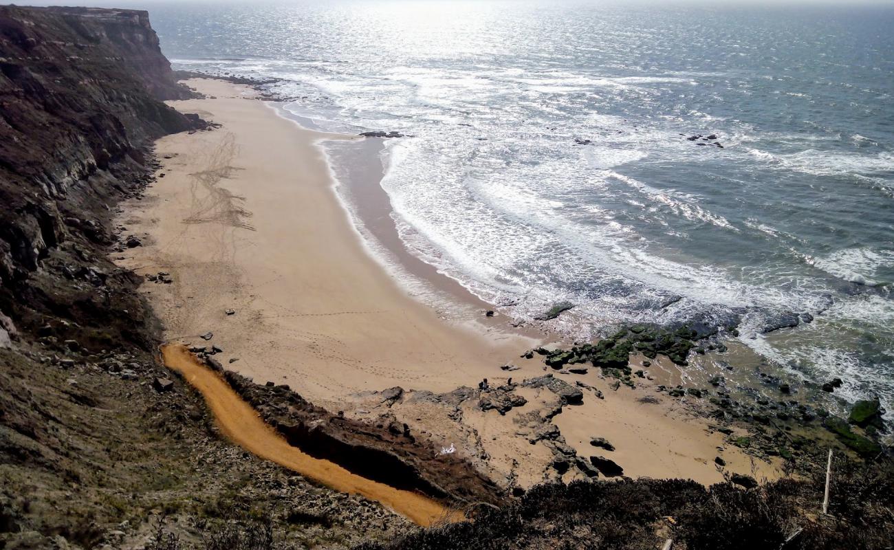 Foto af Praia da Ponta da Vela med lyst sand & sten overflade