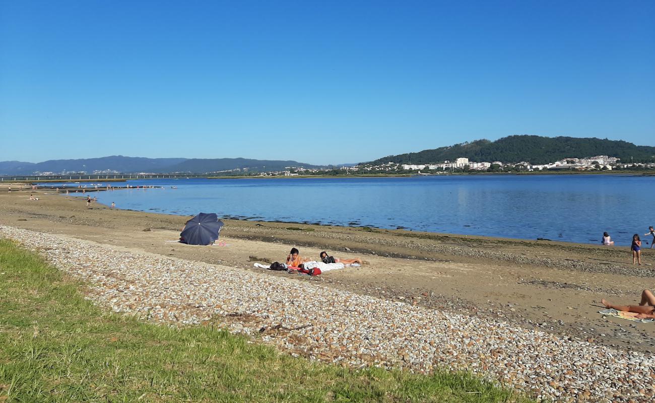 Foto af Praia Fluvial do Barracao dos Touros med lys sand overflade